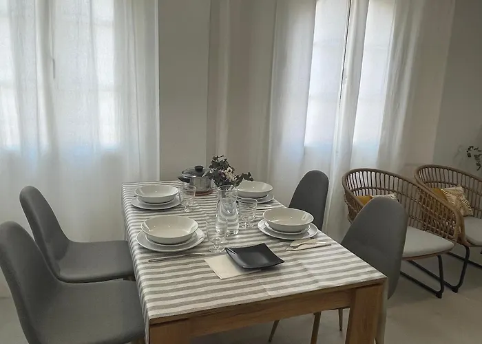 San Sebastian By Rentcadiz \'Solo Grupos Mayores De 25 Anos O Familias, Salvo Fianza Adicional\'